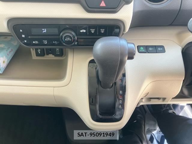 Honda N BOX 2018-03 7456154-21