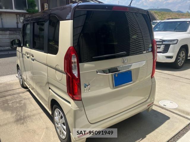 Honda N BOX 2018-03 7456154-2