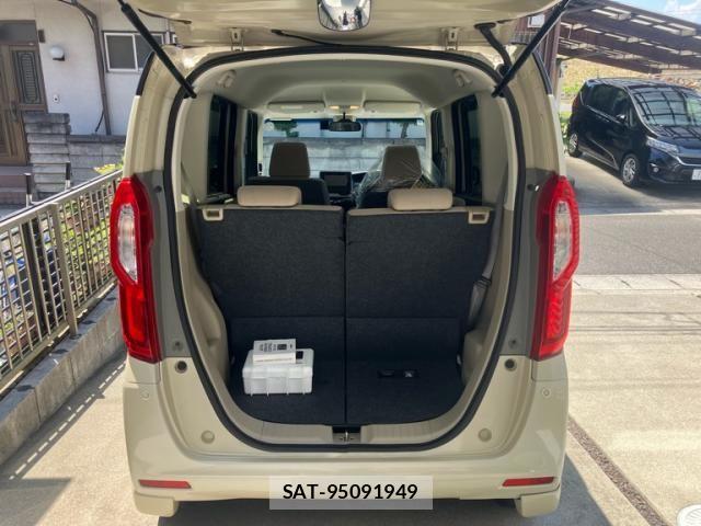 Honda N BOX 2018-03 7456154-8