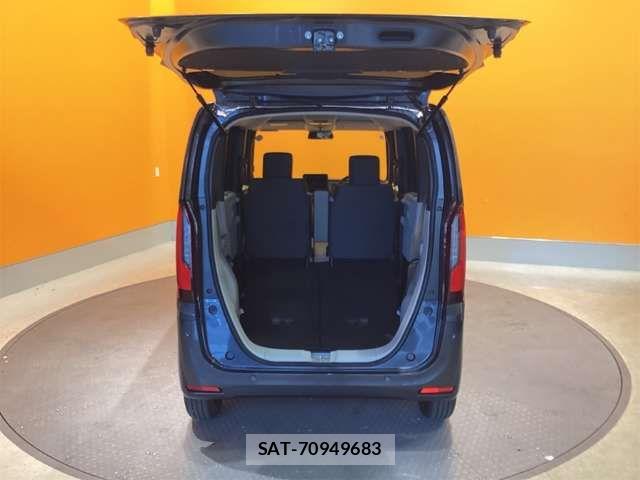 Honda N BOX 2026-05 7456105-17