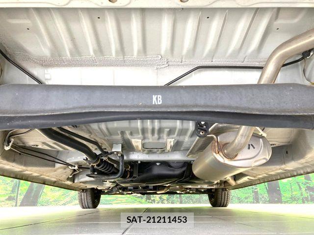 Honda N BOX 2023-05 7501752-17