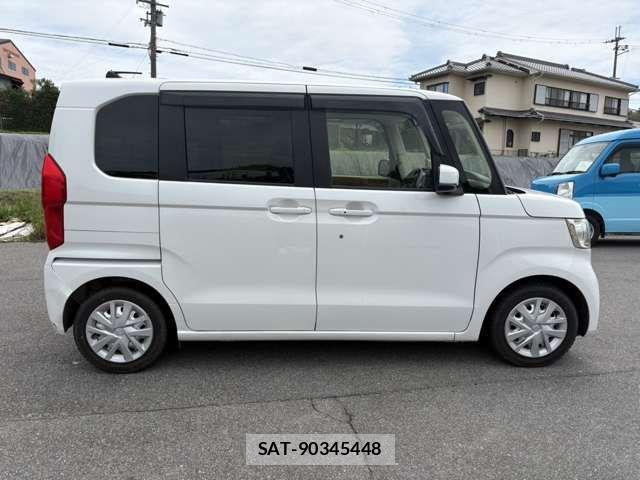 Honda N BOX 2019-03 7509381-3