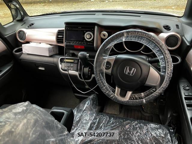 Honda N BOX 2014-06 7509384-12
