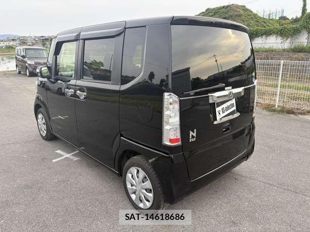 Honda N BOX 2017-06 7509379-5
