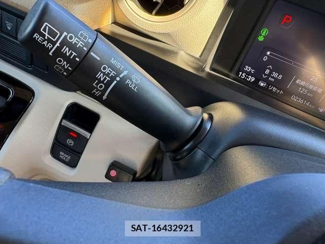 Honda N BOX 2023-12 7501750-18