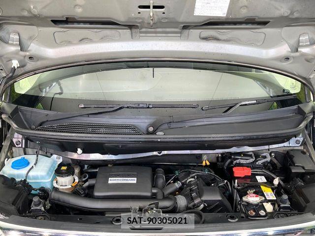 Honda N BOX 2019-09 7562504-17
