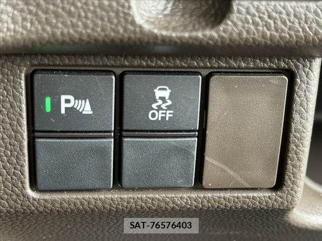 Honda N BOX 2021-06 7562511-26