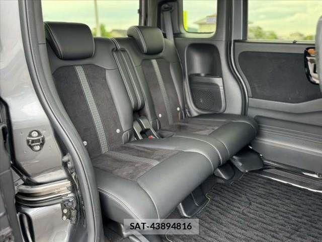 Honda N BOX 2021-07 7618421-18