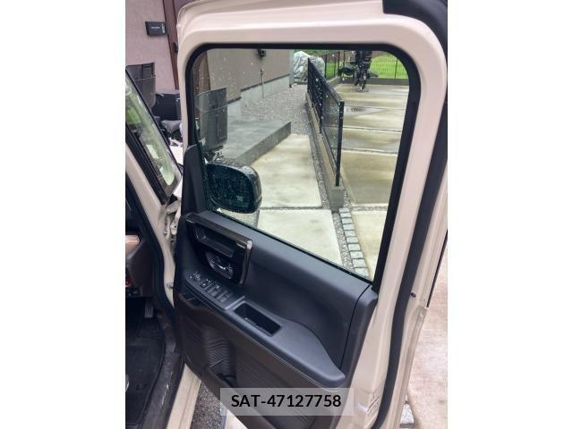 Honda N BOX 2023-05 7618411-13