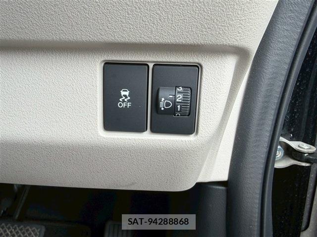 Honda N BOX 2024-05 7618468-28