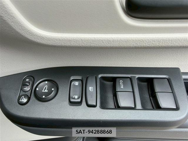 Honda N BOX 2024-05 7618468-29