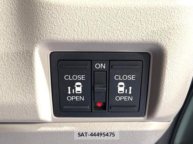 Honda N BOX 2025-01 7618409-4