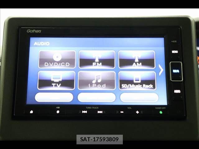 Honda N BOX 2022-06 7618456-29