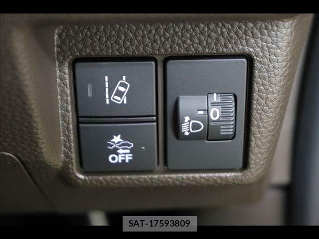 Honda N BOX 2022-06 7618456-7