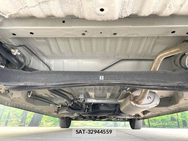 Honda N BOX 2023-09 7618410-18