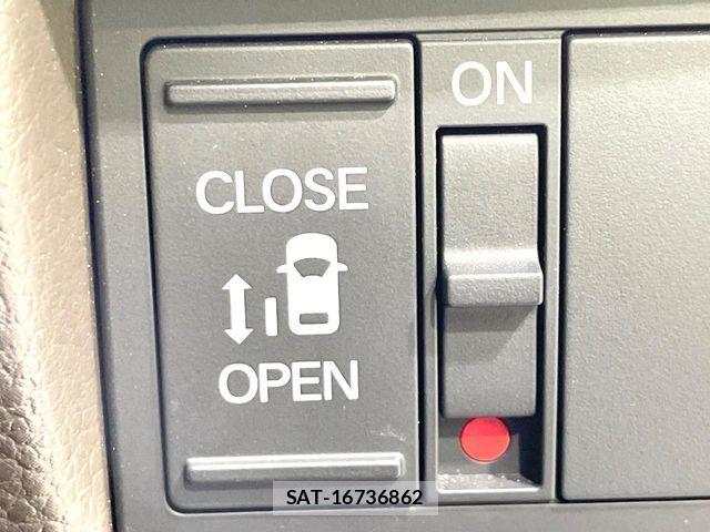 Honda N BOX 2023-04 7618464-3