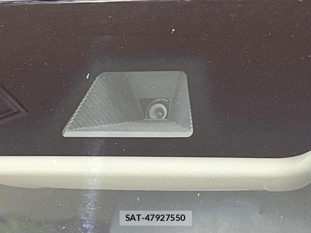 Honda N BOX 2022-03 7618474-5