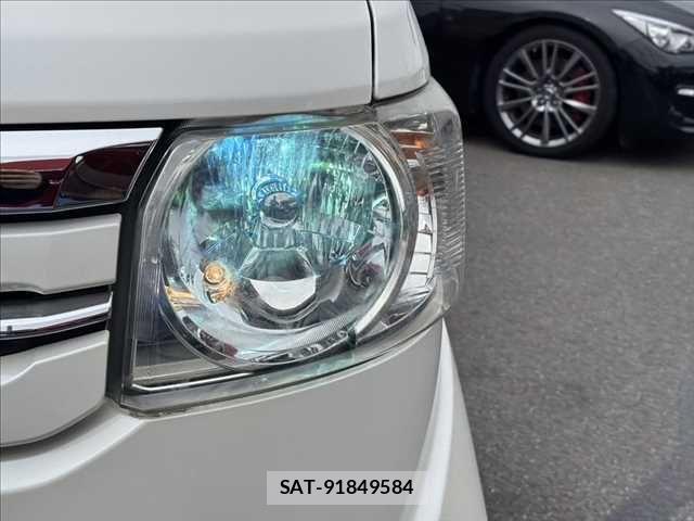 Honda N BOX 2017-08 7618492-11