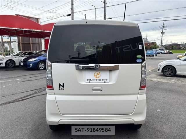 Honda N BOX 2017-08 7618492-18