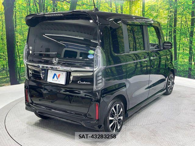 Honda N BOX 2019-05 7618466-17