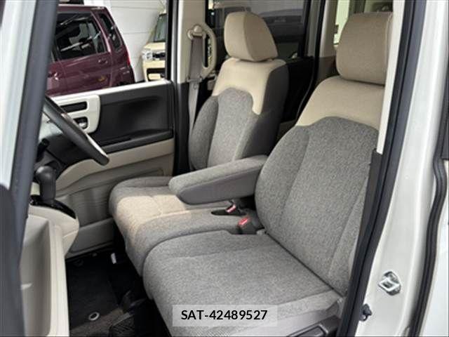 Honda N BOX 2019-05 7618461-12