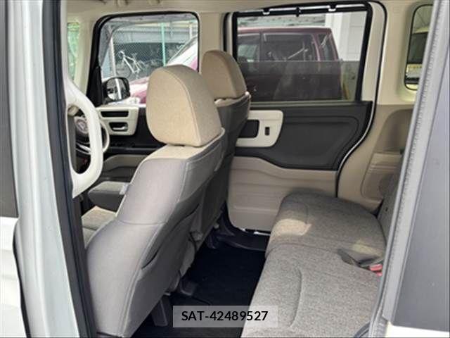 Honda N BOX 2019-05 7618461-14