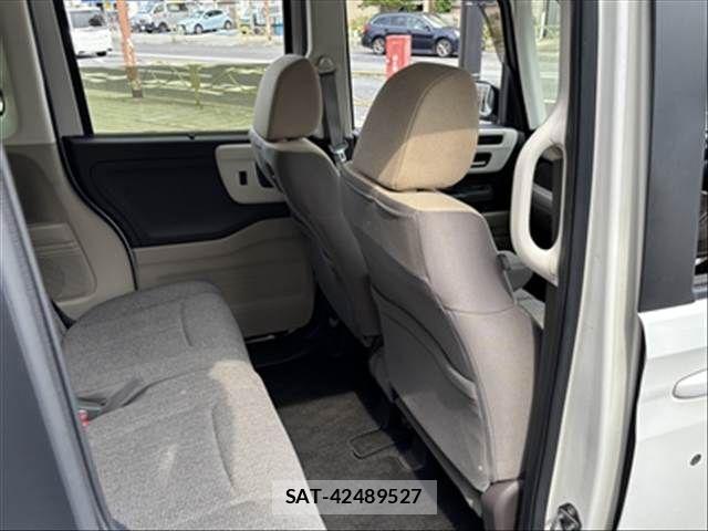 Honda N BOX 2019-05 7618461-16
