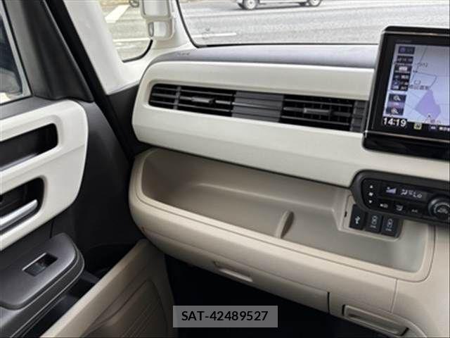 Honda N BOX 2019-05 7618461-25