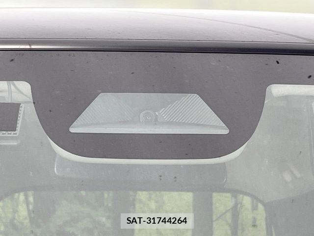 Honda N BOX 2023-10 7618413-5