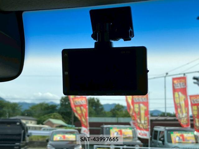 Honda N BOX 2014-09 7618523-25