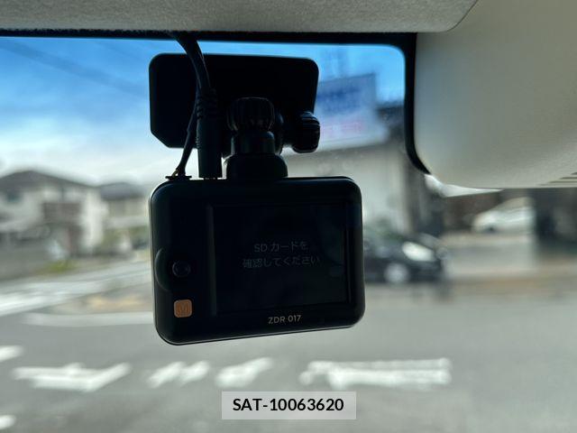 Honda N BOX 2020-05 7618494-14