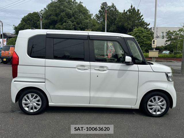 Honda N BOX 2020-05 7618494-17