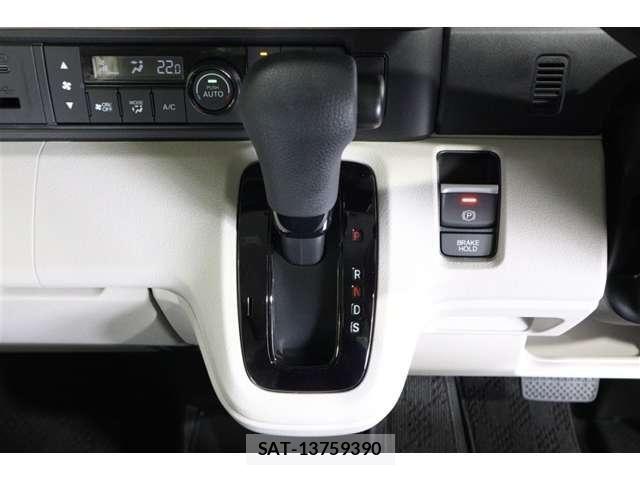 Honda N BOX 2025-12 7618414-12
