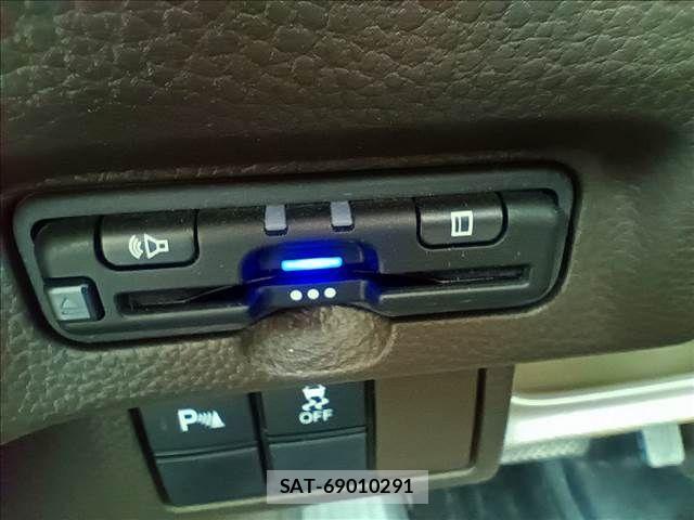 Honda N BOX 2021-06 7618495-9