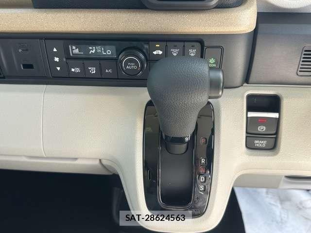 Honda N BOX 2025-12 7726189-16