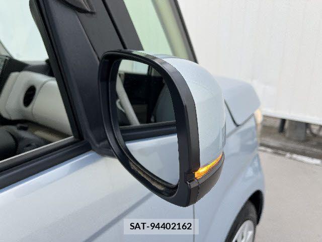 Honda N BOX 2018-03 7726278-25