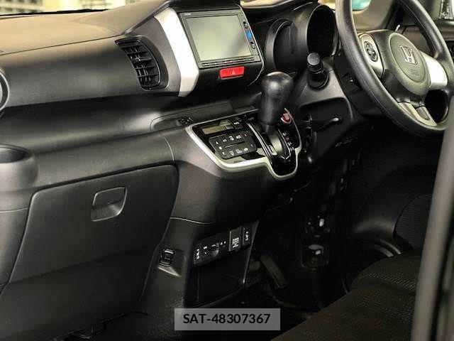 Honda N BOX 2017-06 7787377-11