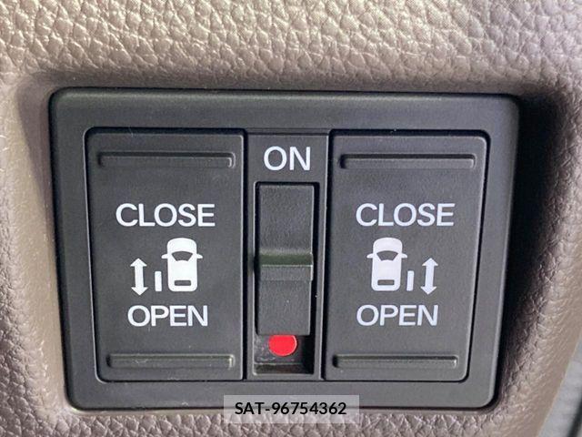 Honda N BOX 2018-12 7787460-4