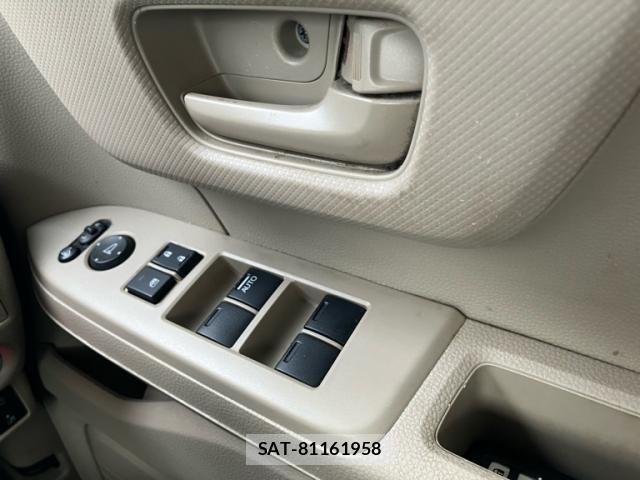 Honda N BOX 2018-09 7787368-16