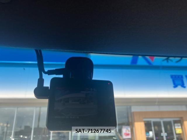 Honda N BOX 2016-07 7787382-17