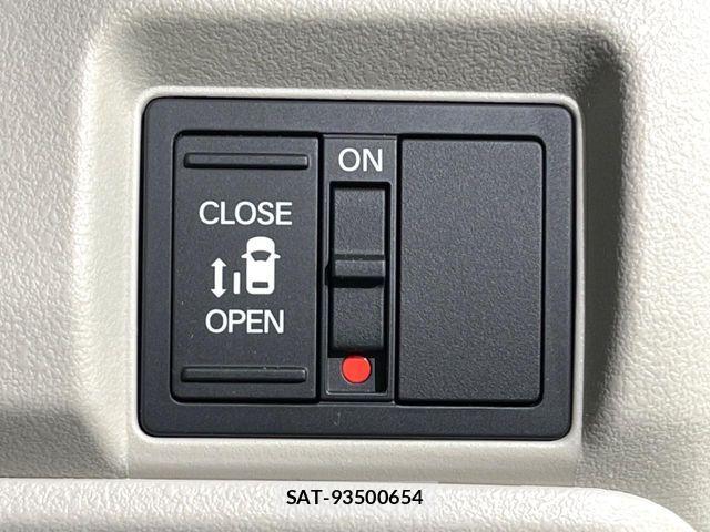 Honda N BOX 2025-05 7878109-6