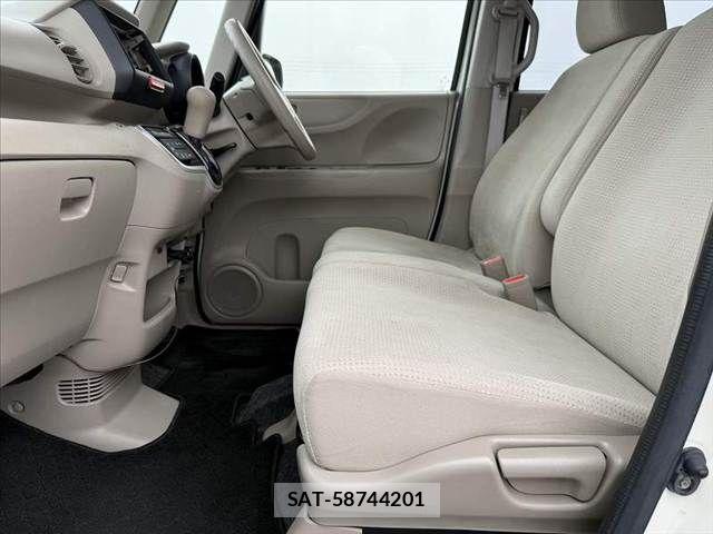 Honda N BOX 2017-09 7878164-16