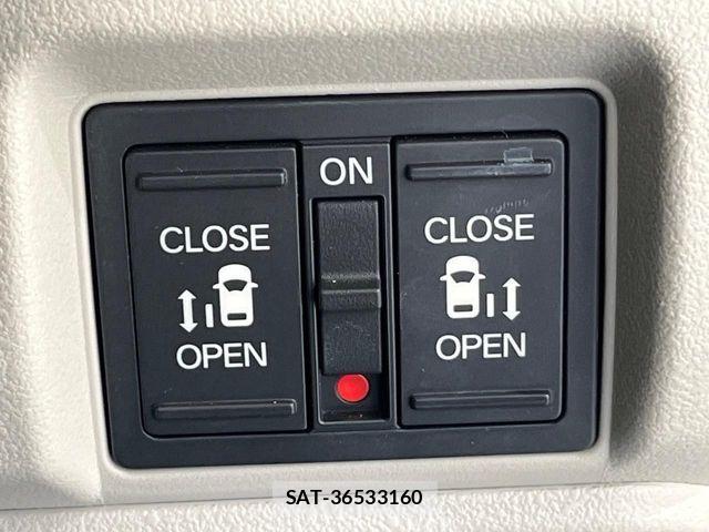 Honda N BOX 2023-11 7962756-4