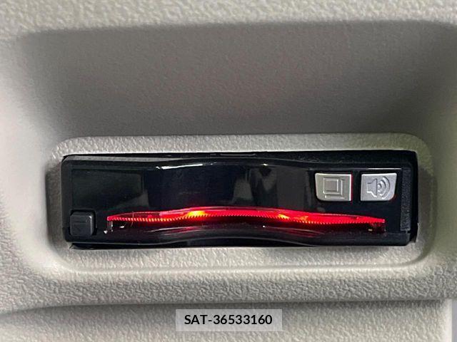 Honda N BOX 2023-11 7962756-5