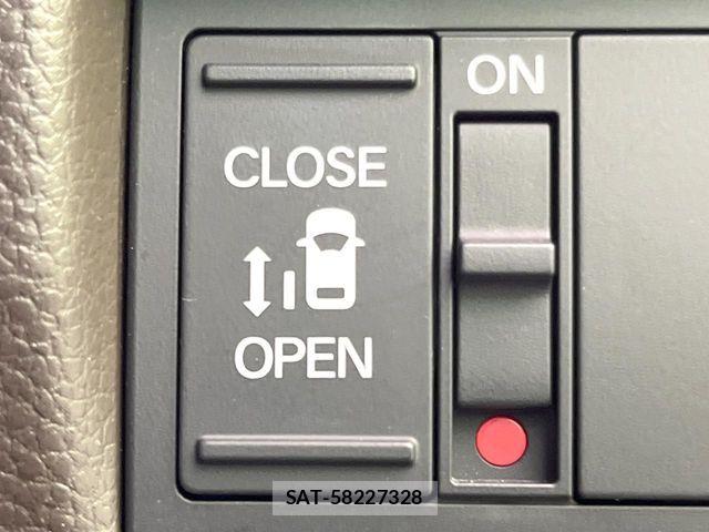 Honda N BOX 2023-08 7962788-5
