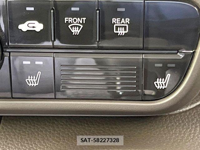 Honda N BOX 2023-08 7962788-6