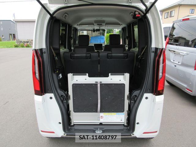 Honda N BOX 2024-03 7962771-15