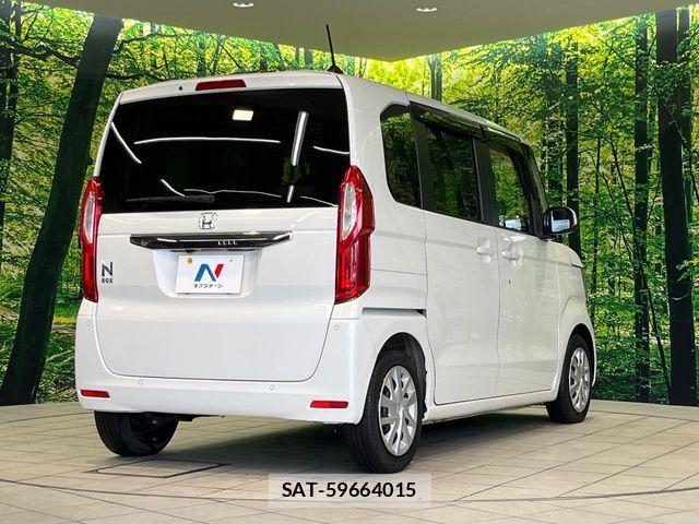 Honda N BOX 2022-04 7962797-16