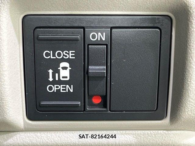 Honda N BOX 2024-10 7962752-5