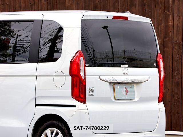 Honda N BOX 2022-04 7962794-12